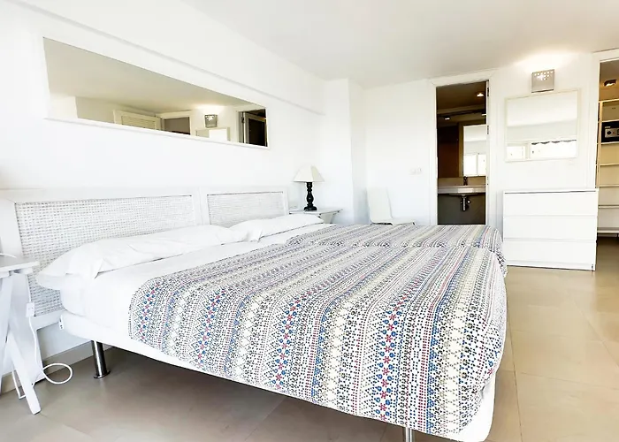 Skol 302 Super One-bedroom Duplex With Sea Views * マルベーリャ