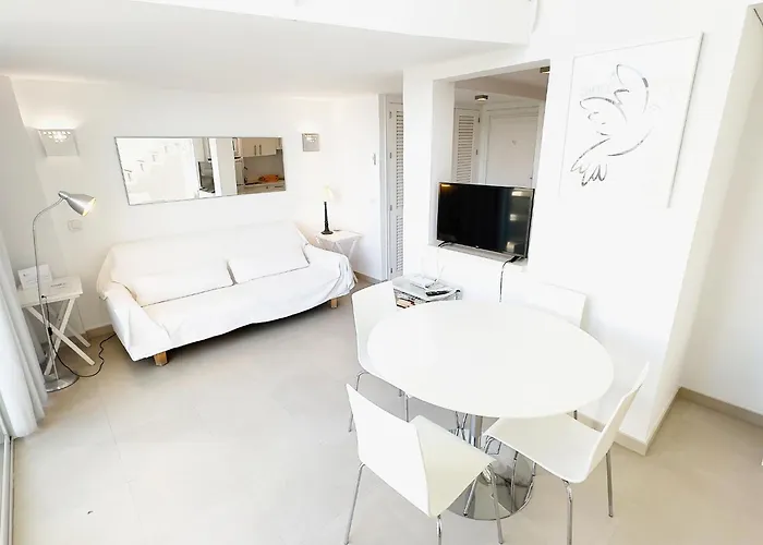 Skol 302 Super One-bedroom Duplex With Sea Views Marbella